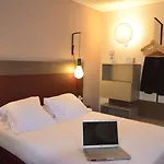 Kyriad Centre - Restaurant Moze 3*