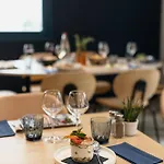 Kyriad Centre - Restaurant Moze 3*