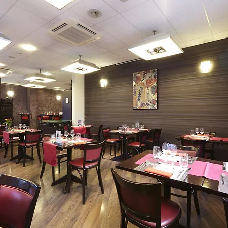 Kyriad Centre - Restaurant Moze Hotell 3*