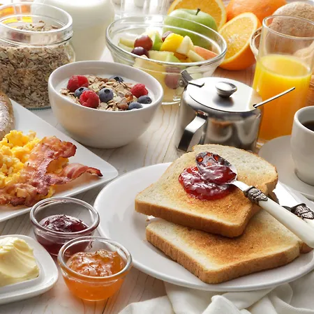 ホテル Kyriad Centre - Restaurant Moze 3*