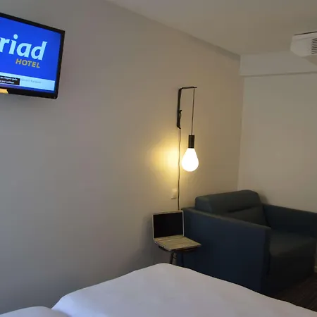 Kyriad Centre - Restaurant Moze Hotell 3*