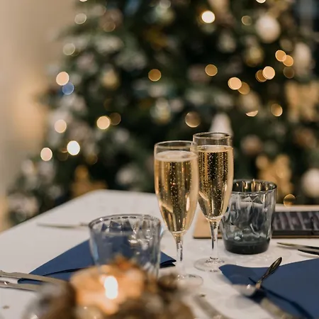 Kyriad Centre - Restaurant Moze Hotel 3*