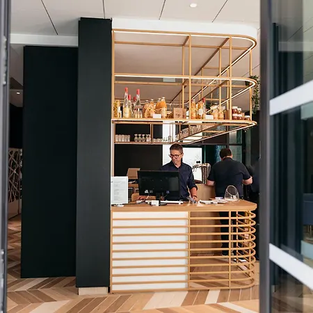 Kyriad Centre - Restaurant Moze Hotell 3*