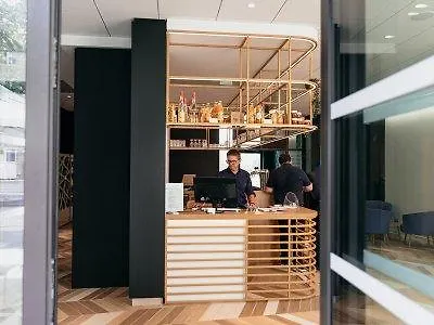 Kyriad Centre - Restaurant Moze Hotel 3*
