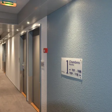 Kyriad Centre - Restaurant Moze 3* メス