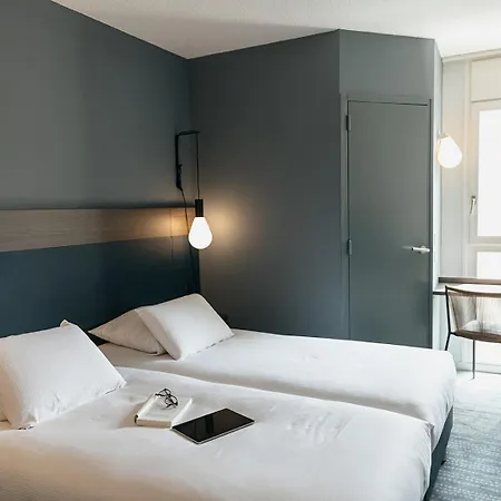 Kyriad Centre - Restaurant Moze 3*