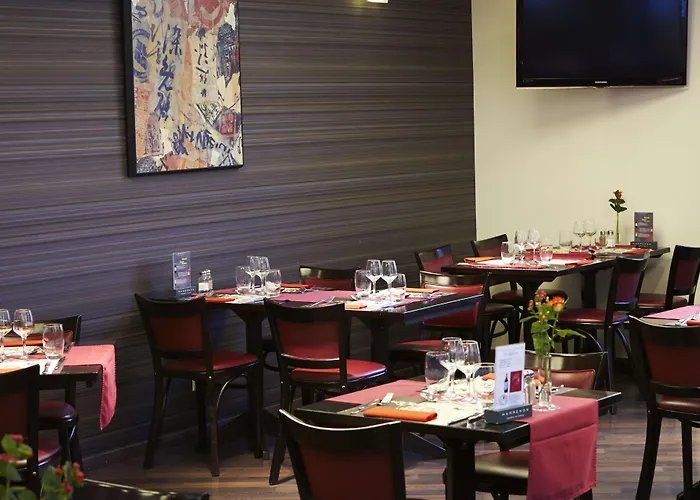 Kyriad Centre - Restaurant Moze 3*