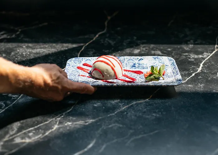 Kyriad Centre - Restaurant Moze Hotel 3*