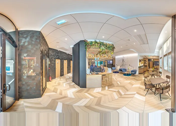 Отель Kyriad Centre - Restaurant Moze 3*