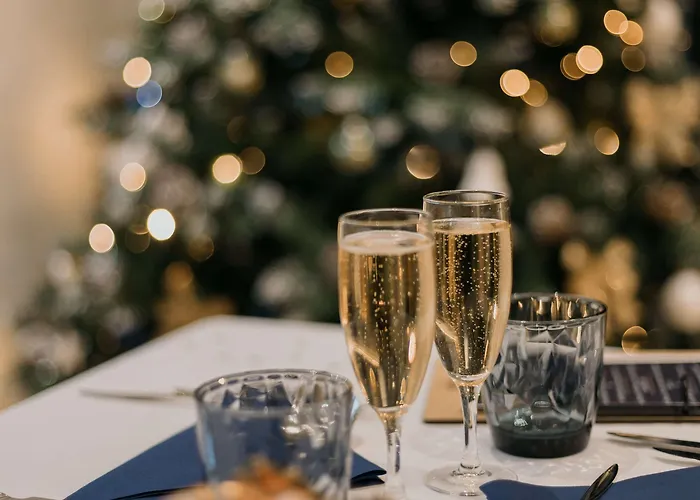 Kyriad Centre - Restaurant Moze 3*