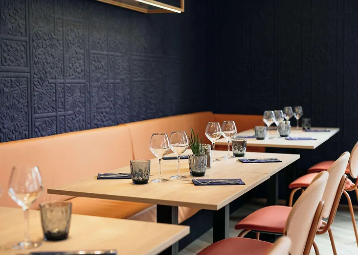 Kyriad Centre - Restaurant Moze Отель