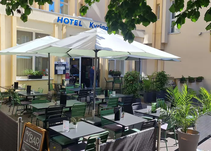 Kyriad Centre - Restaurant Moze Hotel 3*